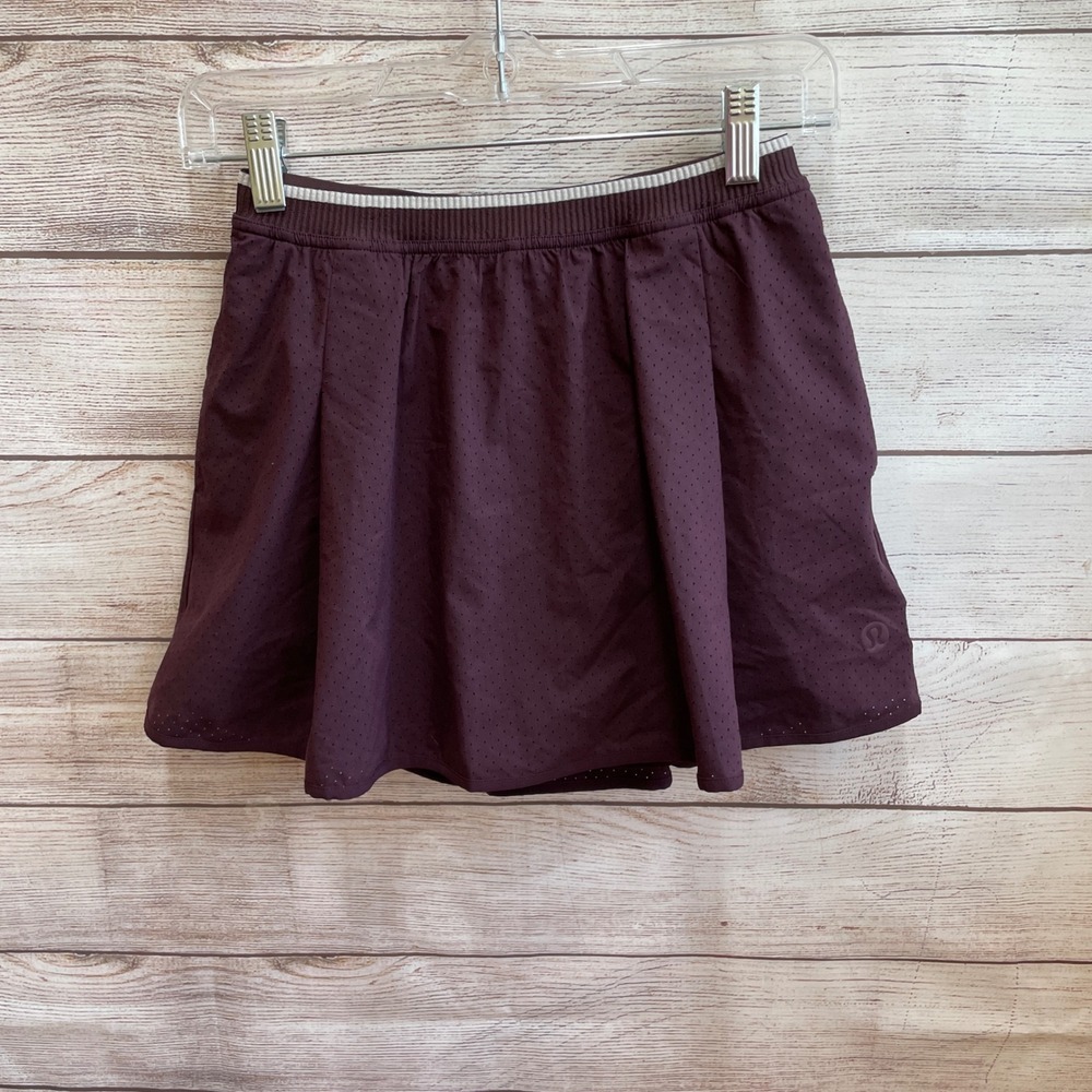 NEW WITH TAGS LULULEMON PERFORATED NARROW AISTB TENNIS SKORT - Picture 4 of 10
